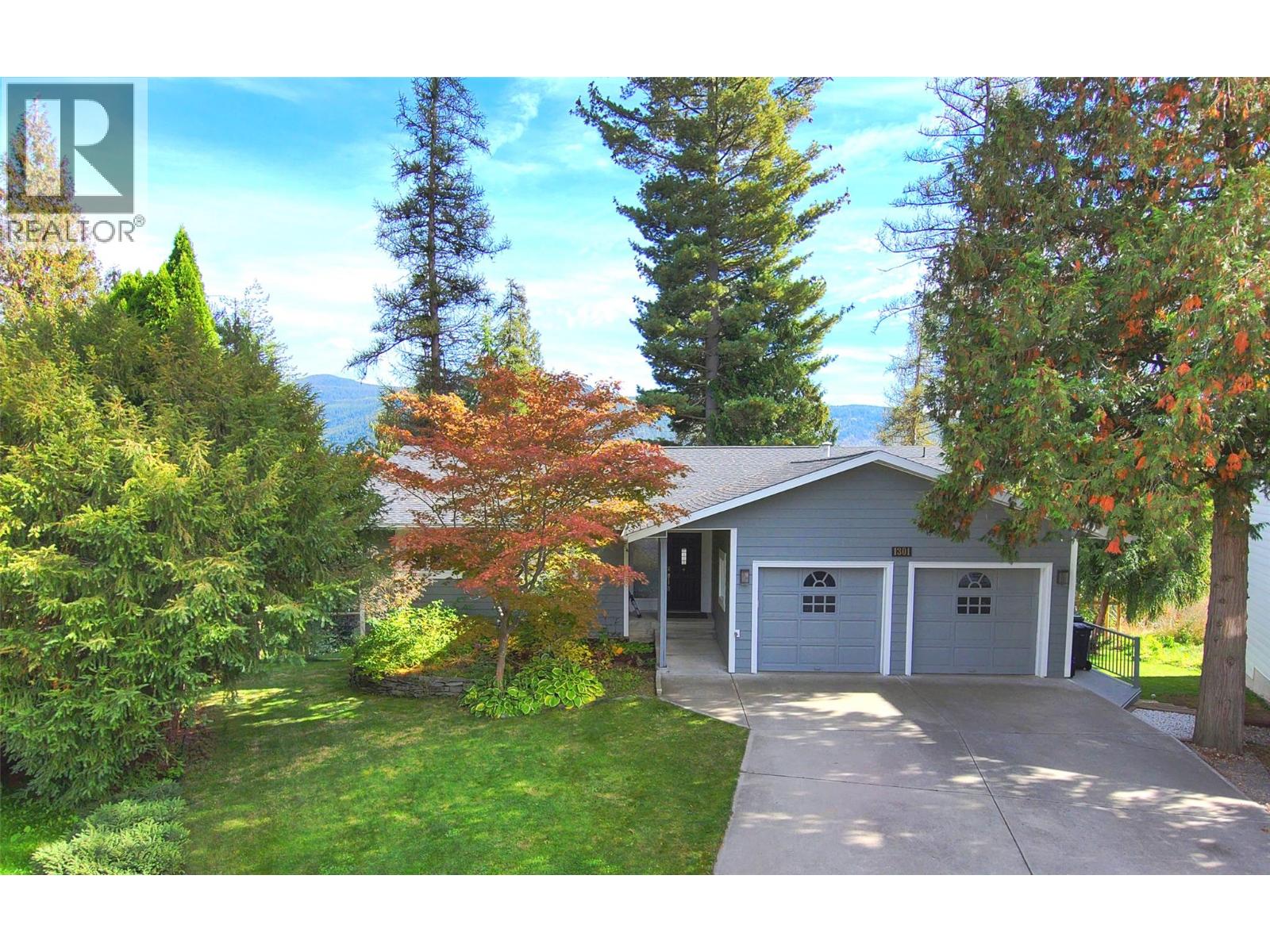 1301 Grosvenor Place, Castlegar, British Columbia  V1N 3X8 - Photo 1 - 10401069