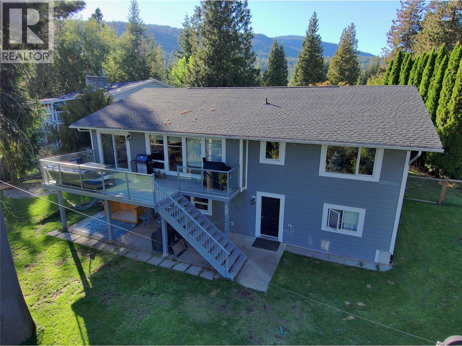 1301 Grosvenor Place, Castlegar, British Columbia  V1N 3X8 - Photo 33 - 10401069