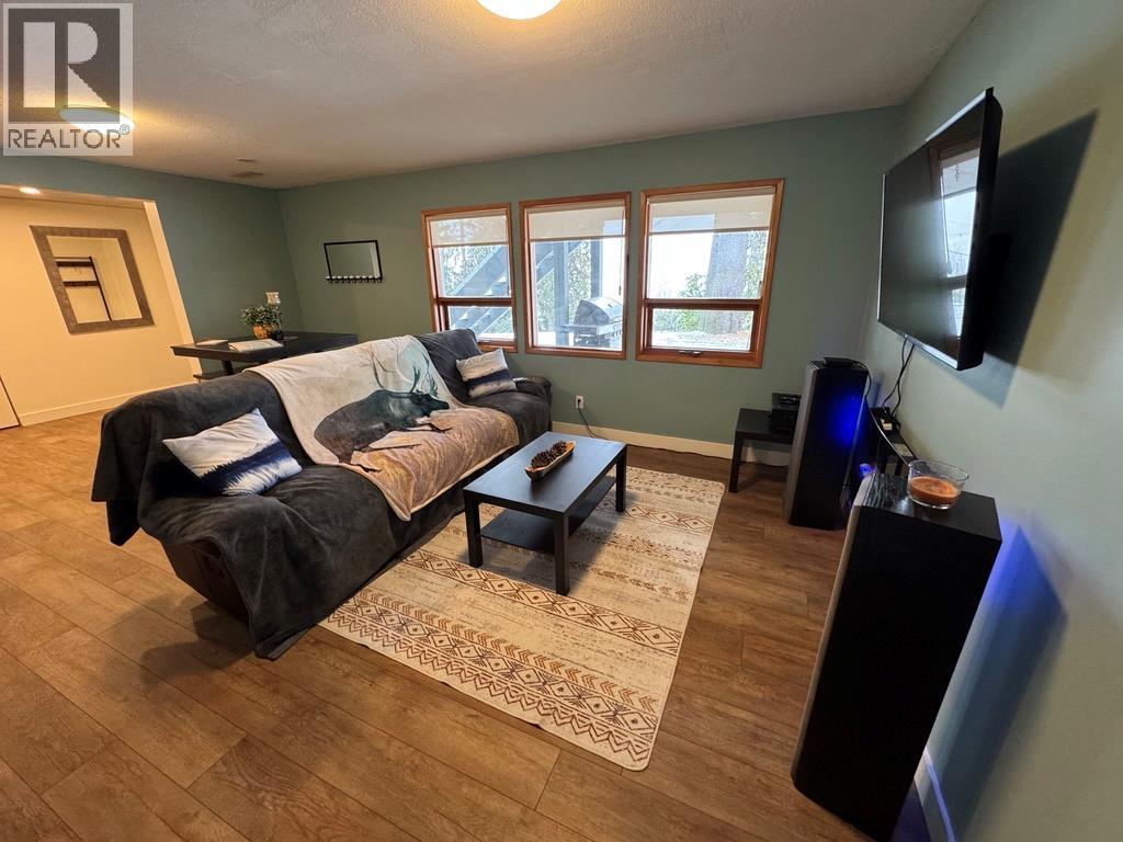 1301 Grosvenor Place, Castlegar, British Columbia  V1N 3X8 - Photo 48 - 10401069