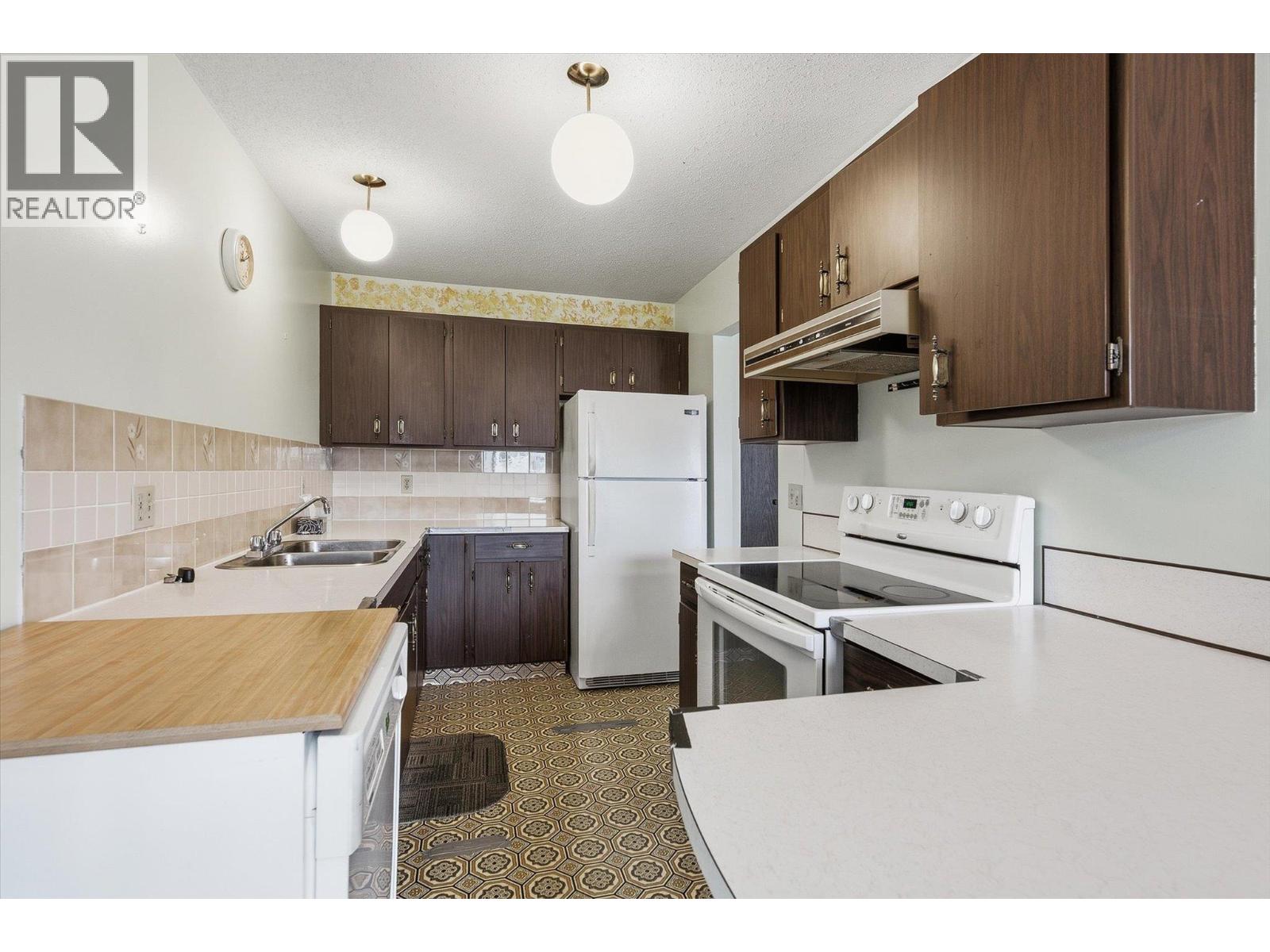 3605 15 Avenue, Vernon, British Columbia  V1T 7Z5 - Photo 8 - 10400274