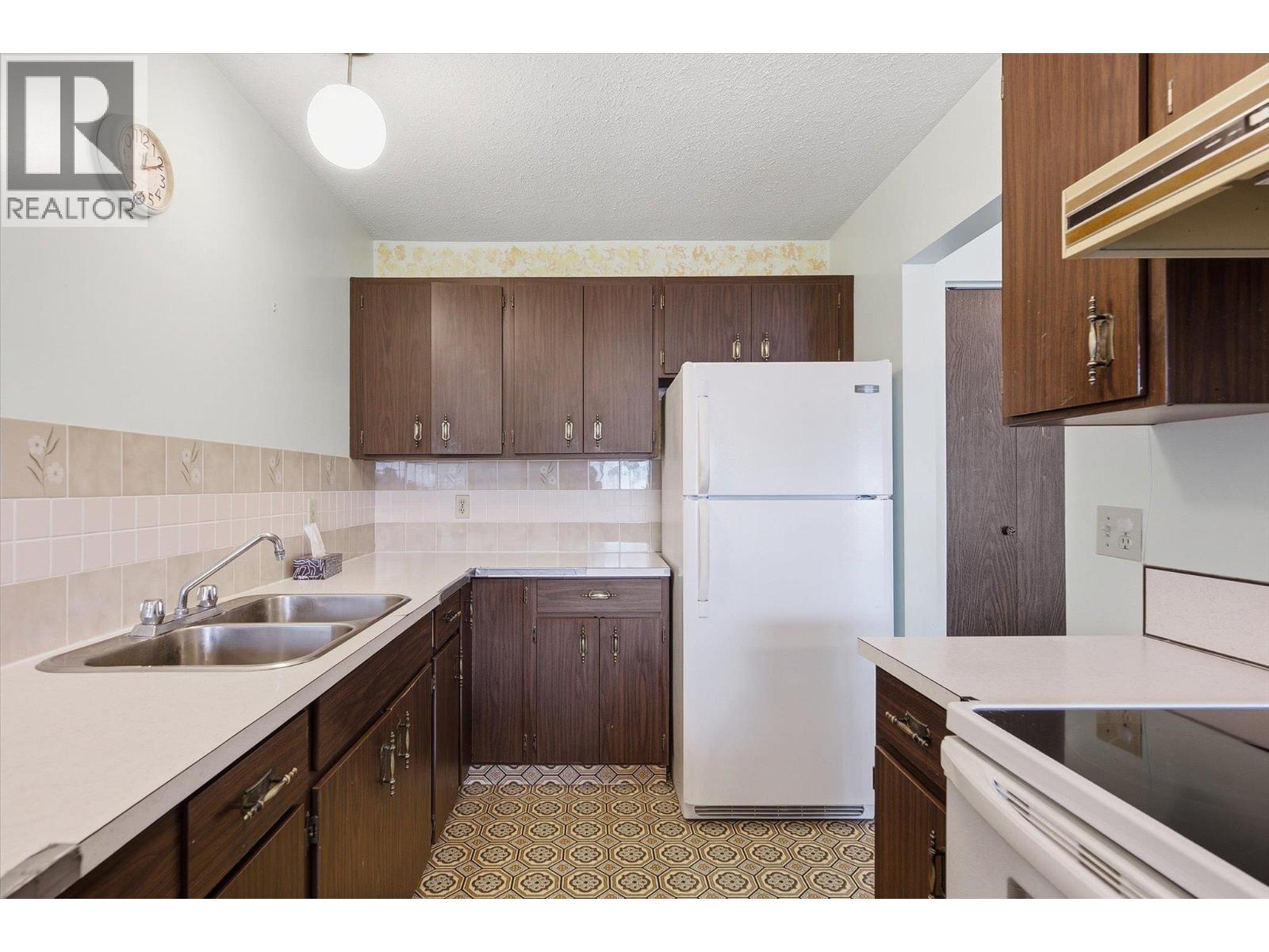 3605 15 Avenue, Vernon, British Columbia  V1T 7Z5 - Photo 9 - 10400274