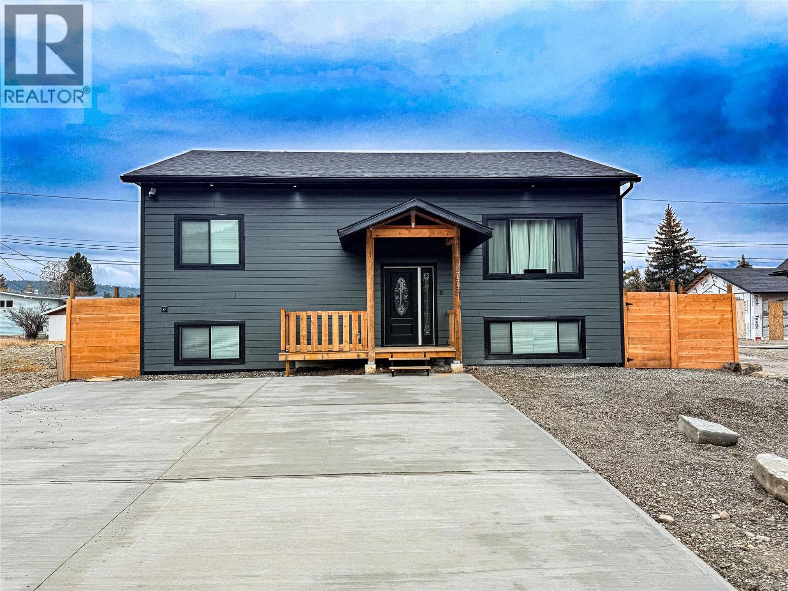 8779 Mountain View Street, Canal Flats, British Columbia  V0B 1B0 - Photo 1 - 10401290