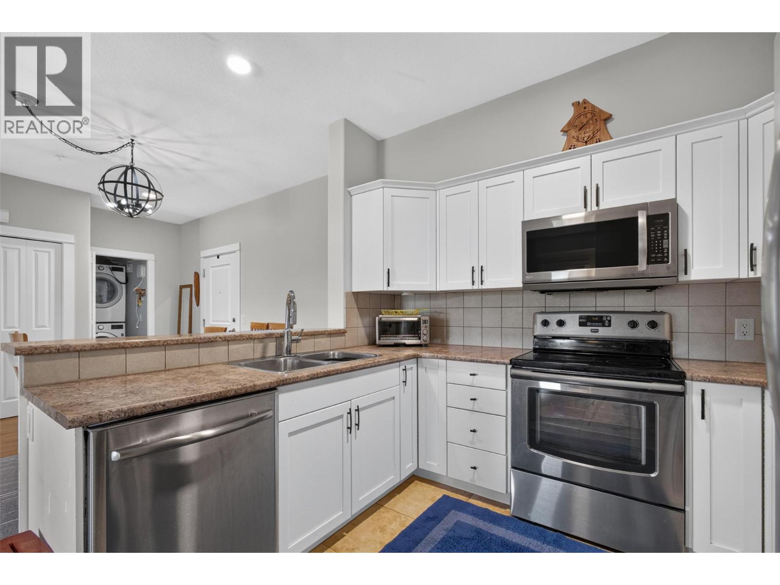 2551 Shoreline Drive Unit# 208, Lake Country, British Columbia  V1V 2P2 - Photo 4 - 10400575