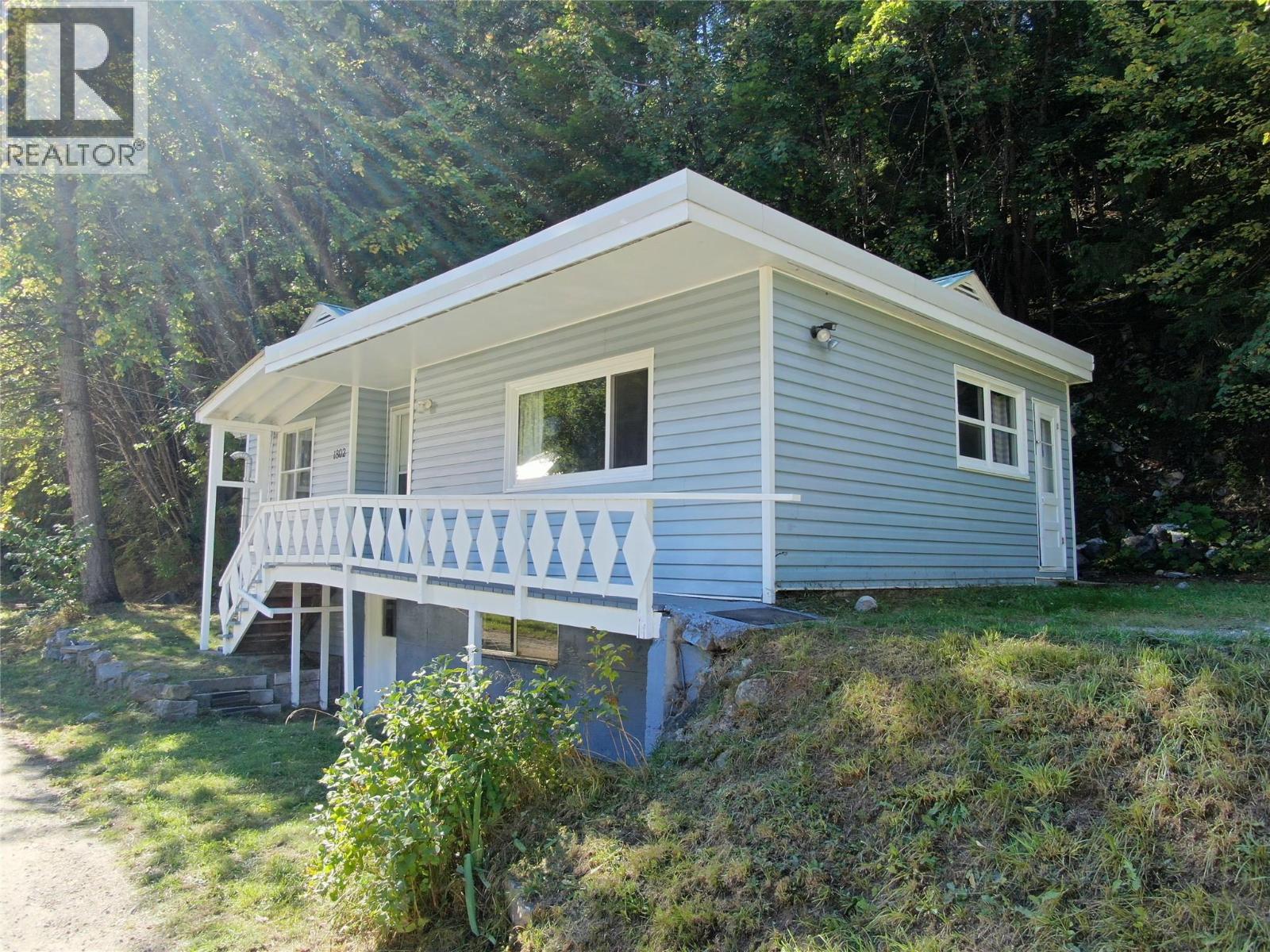 1802 Perrier Road, Nelson, British Columbia  V1L 6Y8 - Photo 1 - 10401288