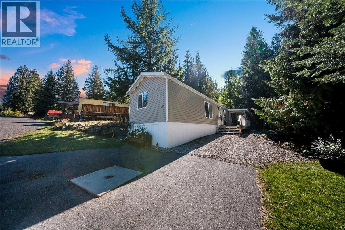 891 Monte Vista Drive Unit# 30, Rossland, British Columbia  V0G 1Y0 - Photo 1 - 10401136