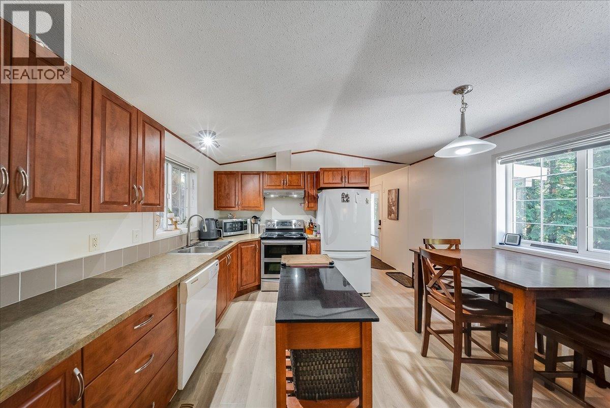 891 Monte Vista Drive Unit# 30, Rossland, British Columbia  V0G 1Y0 - Photo 12 - 10401136