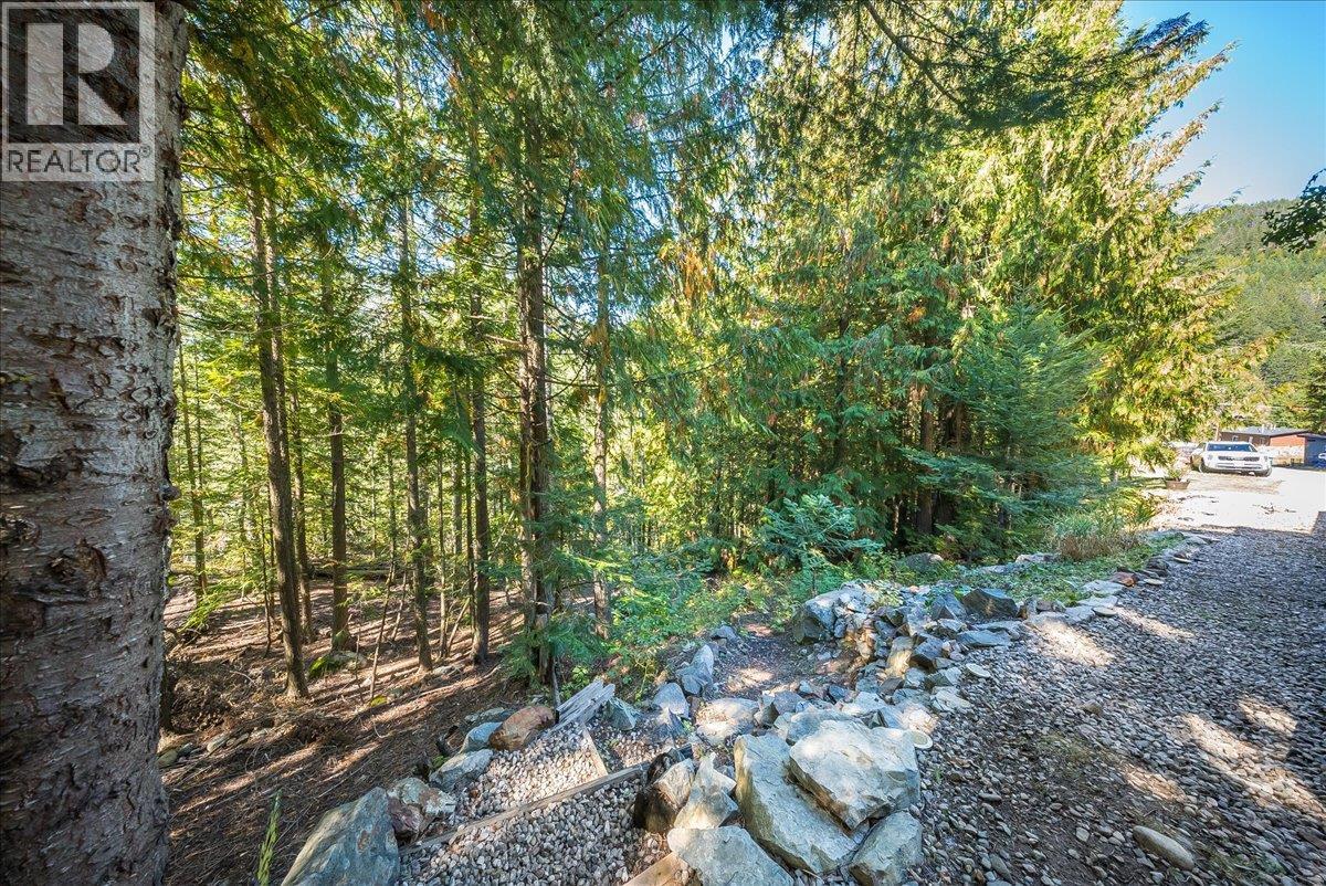 891 Monte Vista Drive Unit# 30, Rossland, British Columbia  V0G 1Y0 - Photo 25 - 10401136