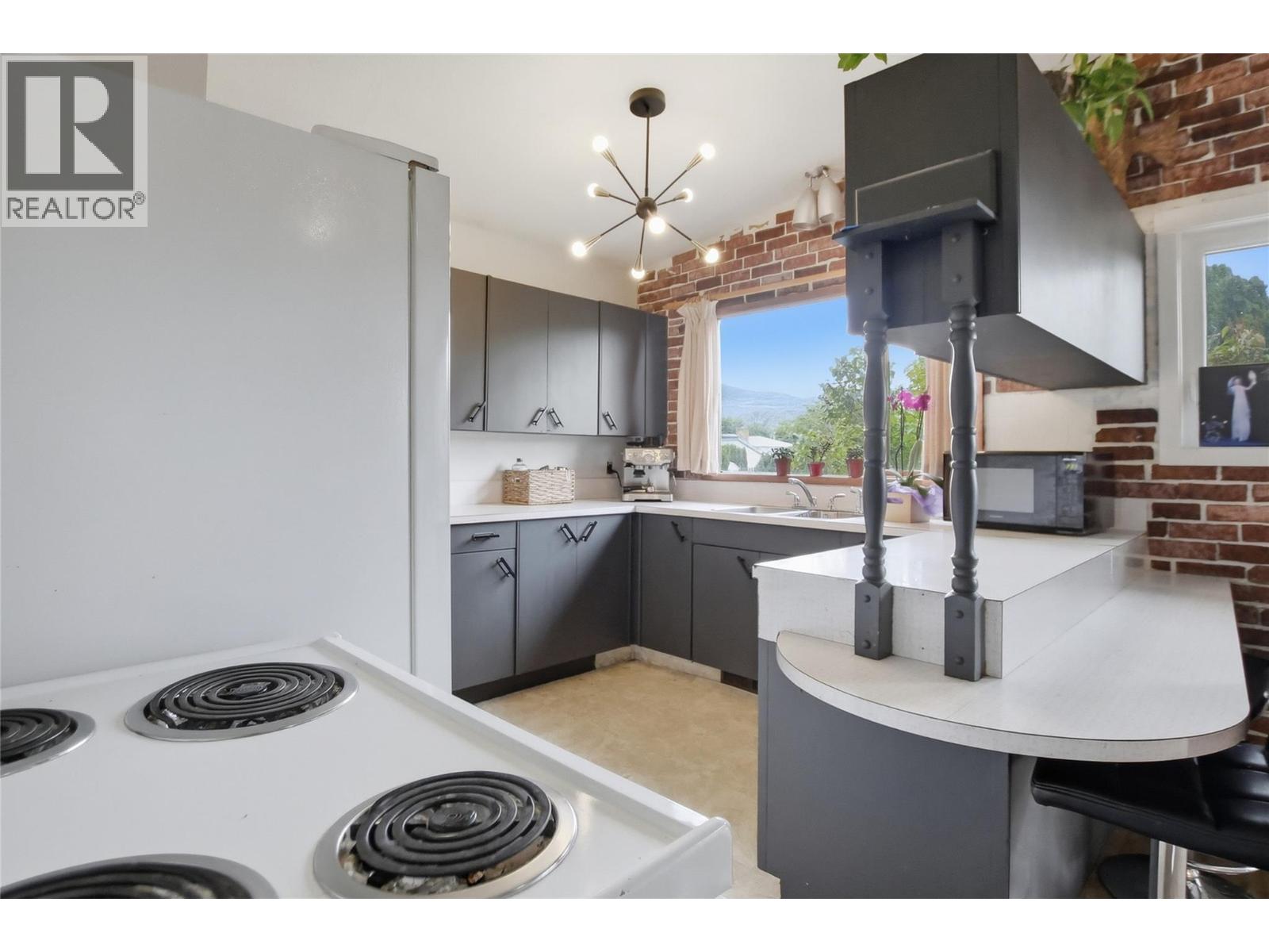 2306 Greenfield Avenue, Kamloops, British Columbia  V2B 4P4 - Photo 22 - 10401311