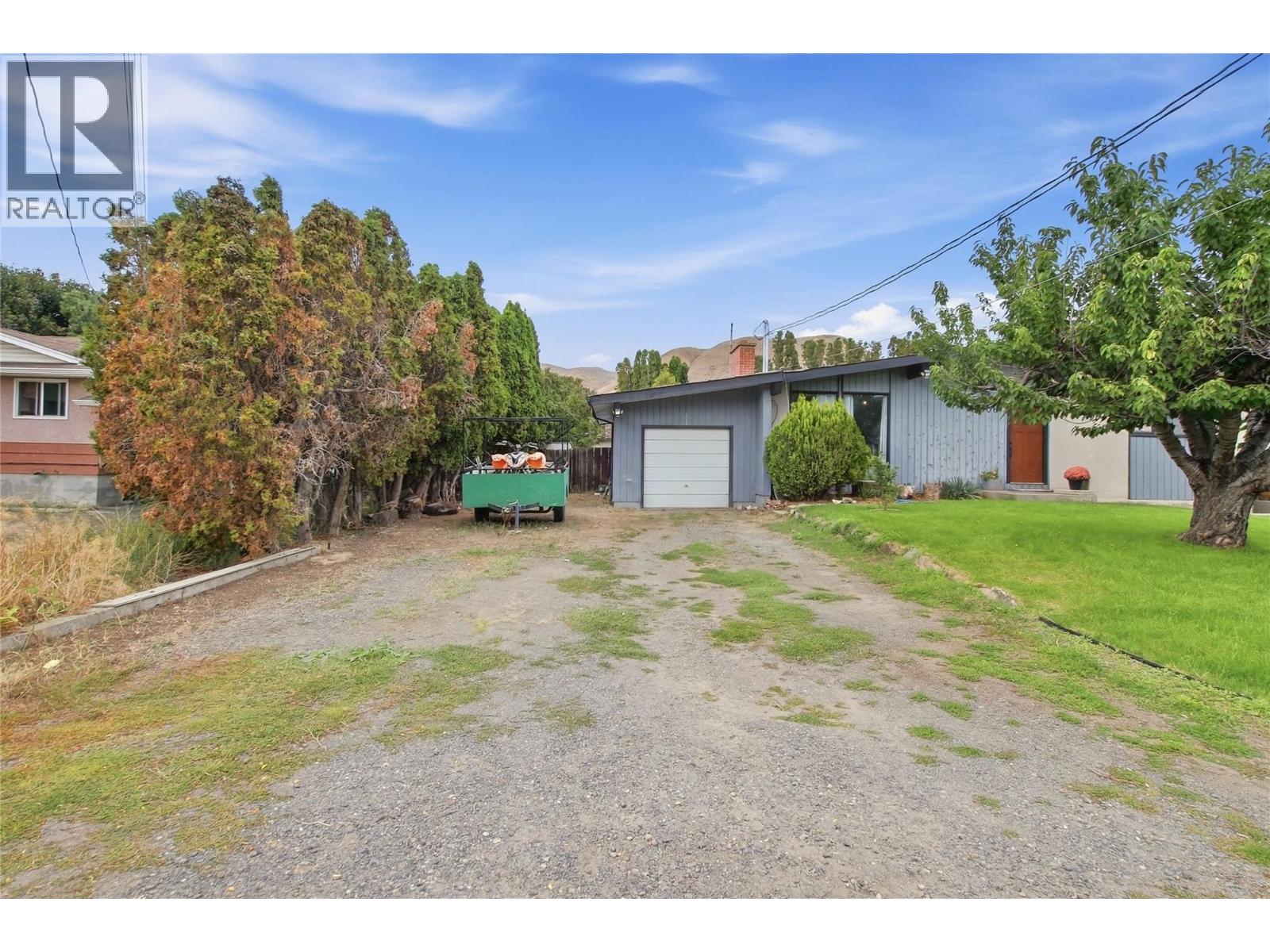 2306 Greenfield Avenue, Kamloops, British Columbia  V2B 4P4 - Photo 3 - 10401311