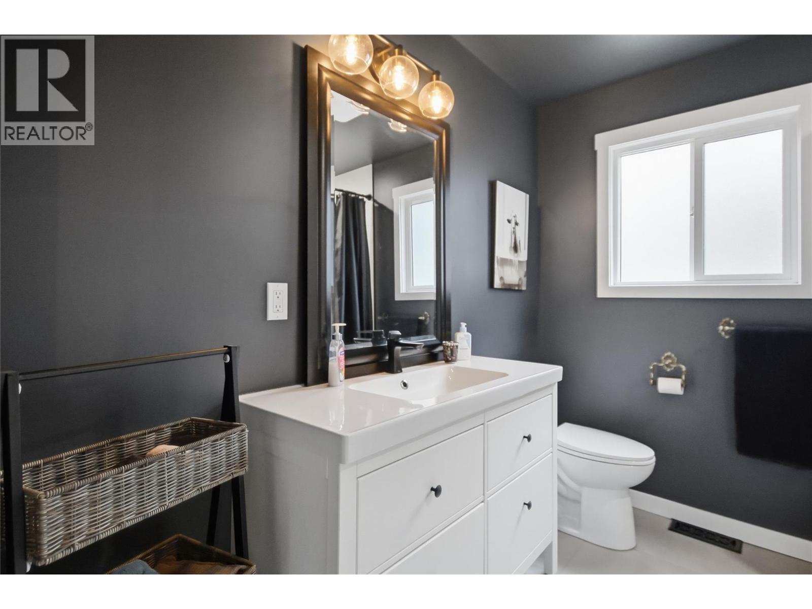 2306 Greenfield Avenue, Kamloops, British Columbia  V2B 4P4 - Photo 32 - 10401311