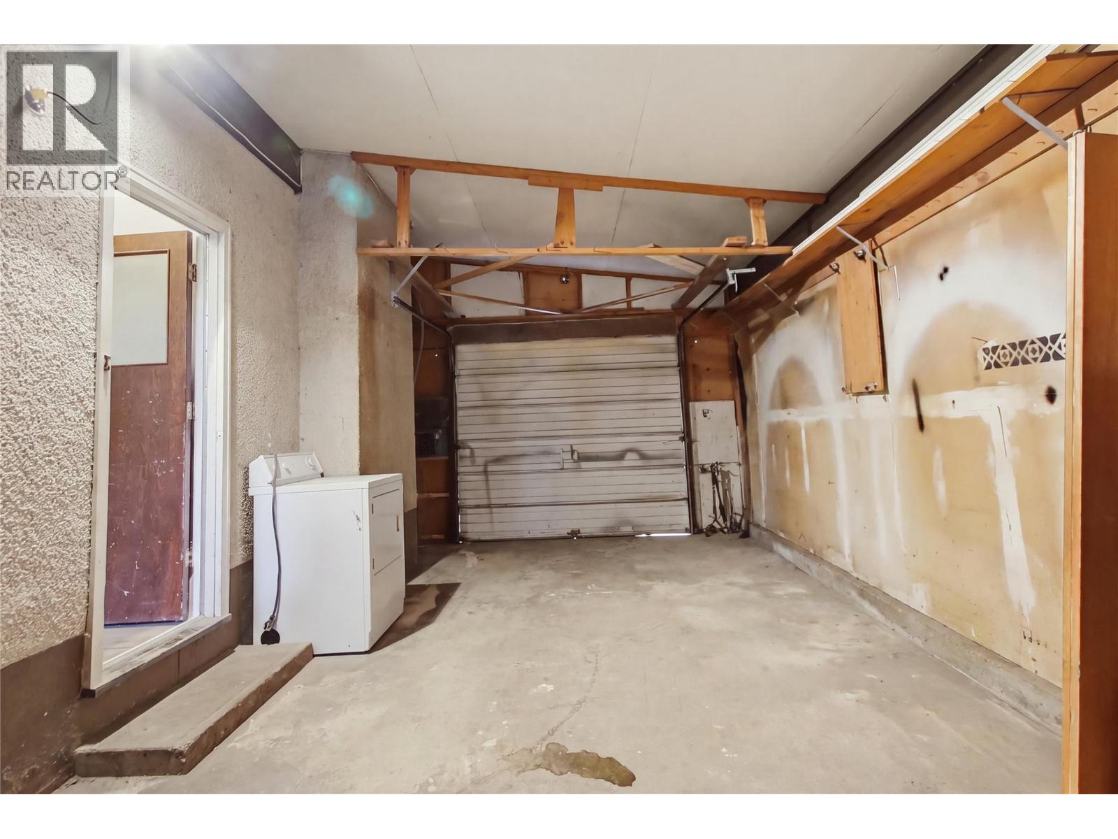 2306 Greenfield Avenue, Kamloops, British Columbia  V2B 4P4 - Photo 35 - 10401311