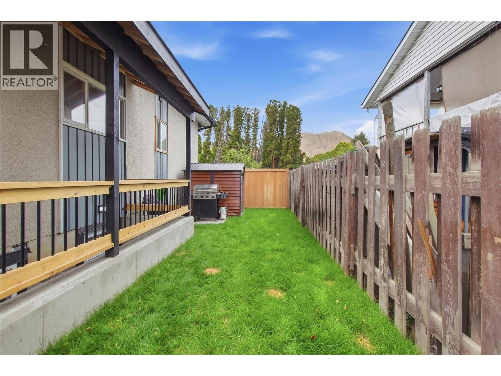 2306 Greenfield Avenue, Kamloops, British Columbia  V2B 4P4 - Photo 5 - 10401311