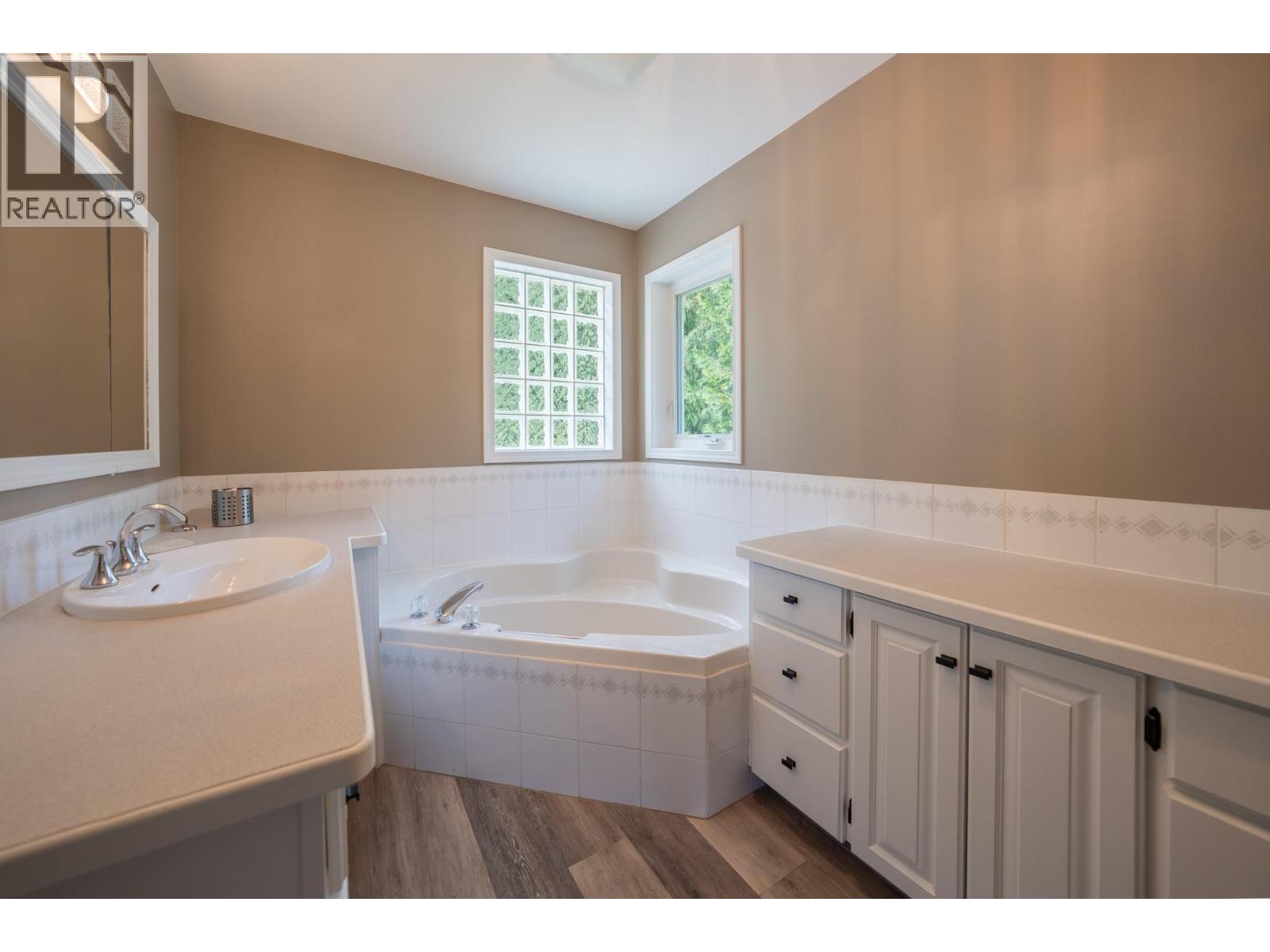2852 Jewel Lake Road, Greenwood, British Columbia  V0h 1J0 - Photo 34 - 10401003