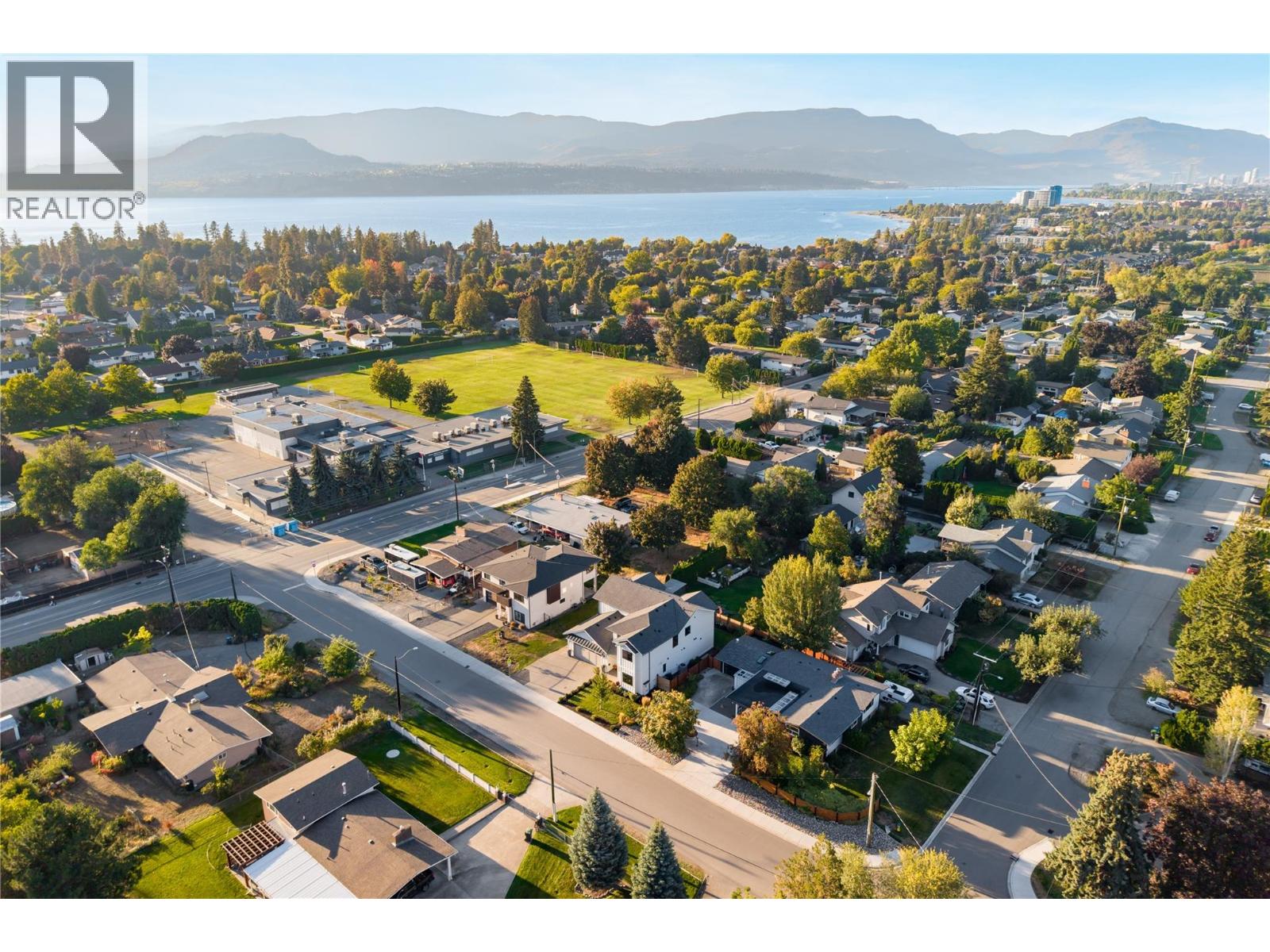 712 Hazell Road, Kelowna, British Columbia  V1W 1R3 - Photo 1 - 10400824