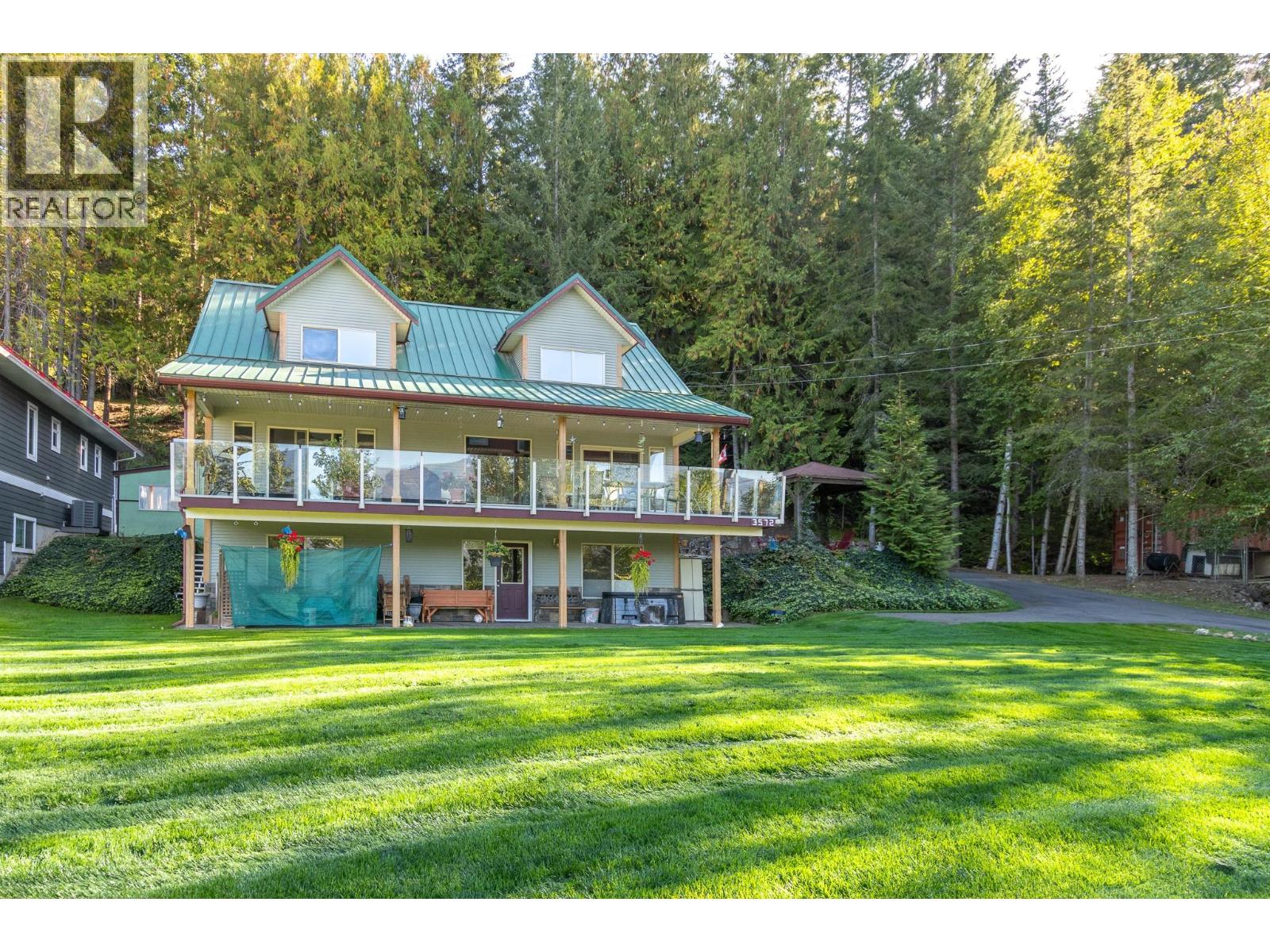 3572 Eagle Bay Road, Eagle Bay, British Columbia  V0E 1T0 - Photo 1 - 10401045