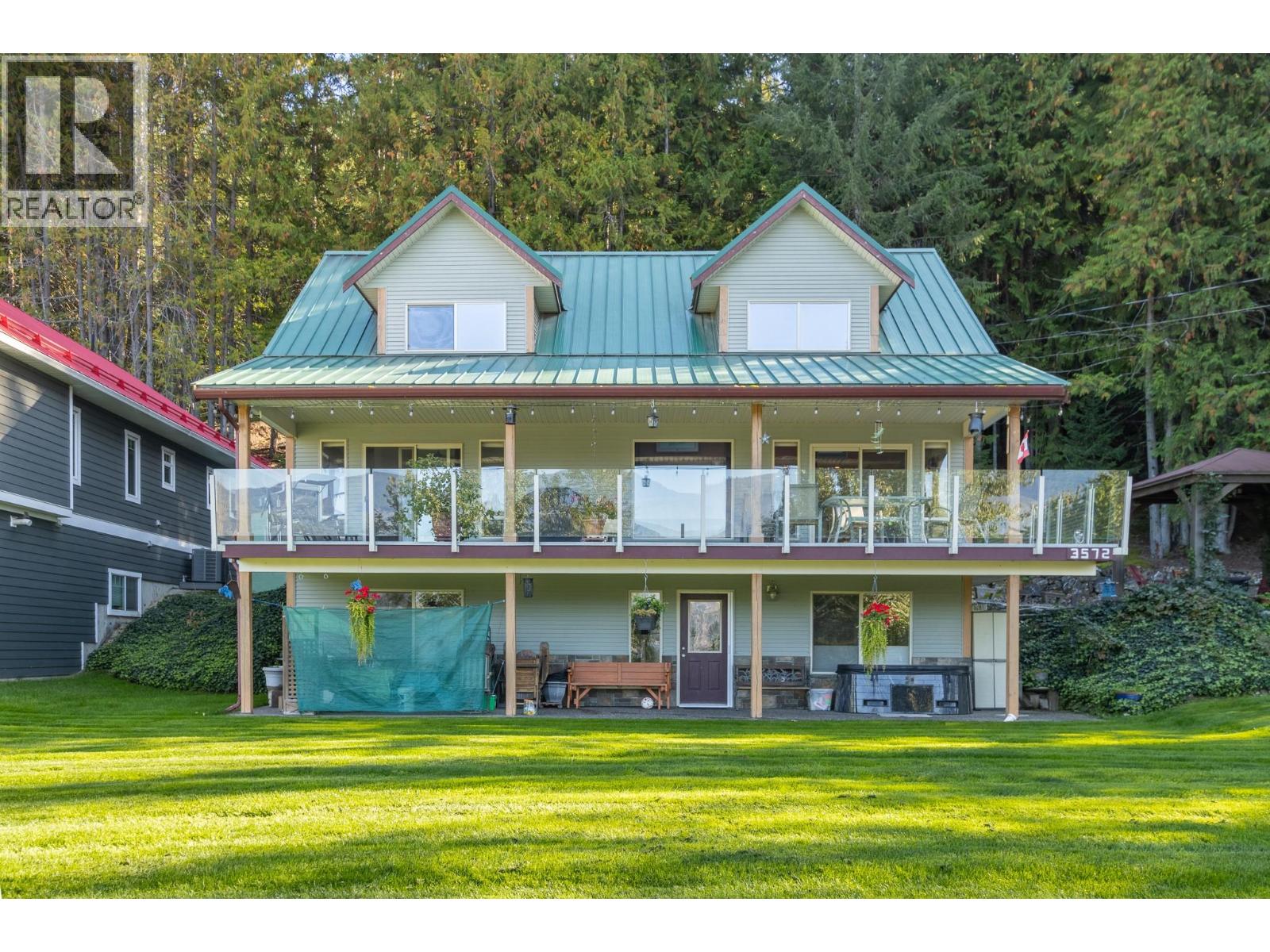 3572 Eagle Bay Road, Eagle Bay, British Columbia  V0E 1T0 - Photo 2 - 10401045