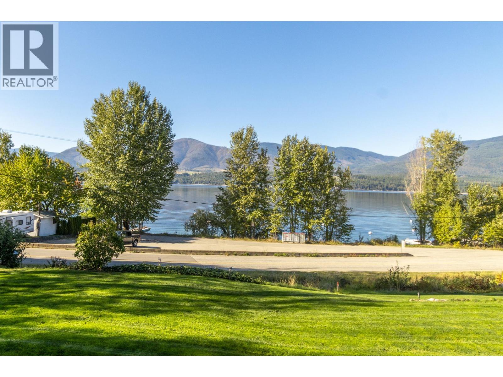 3572 Eagle Bay Road, Eagle Bay, British Columbia  V0E 1T0 - Photo 3 - 10401045
