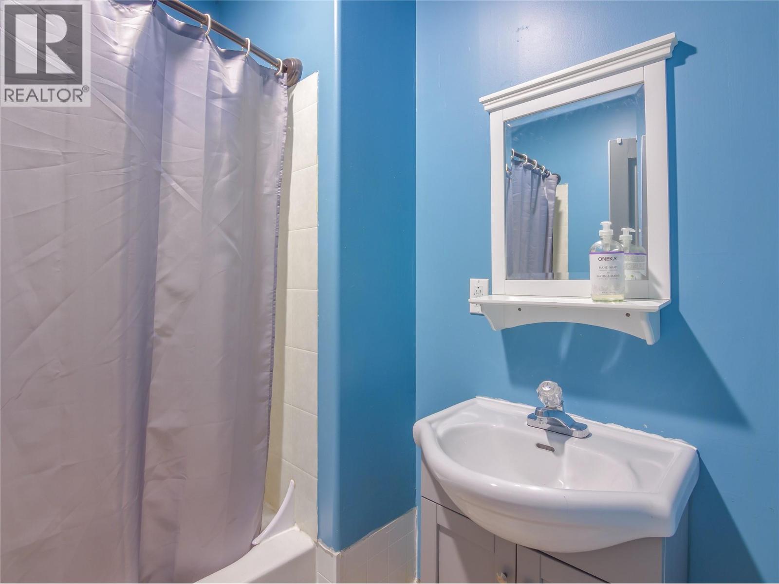 574 Van Horne Street, Penticton, British Columbia  V2A 4K8 - Photo 18 - 10401322