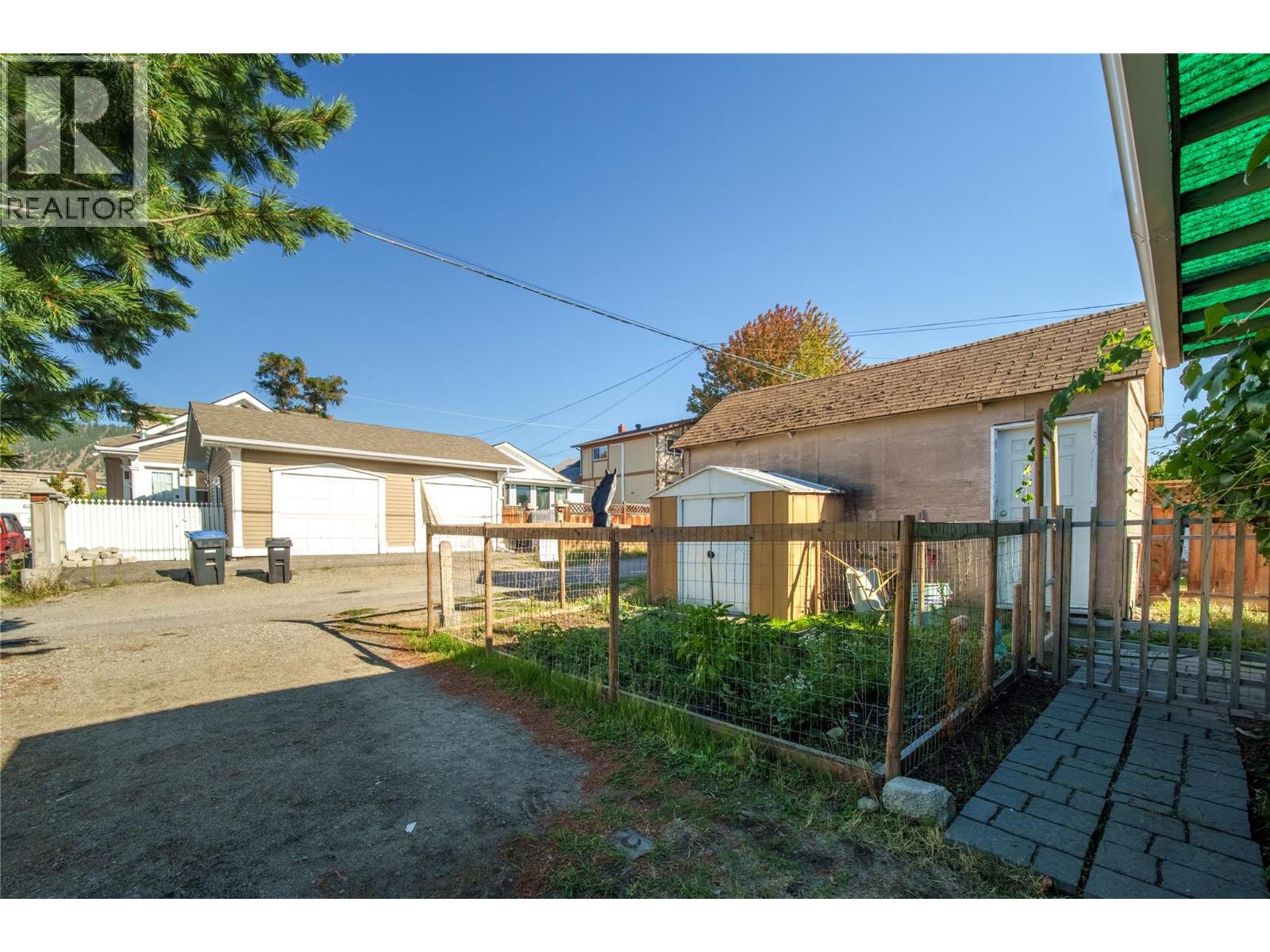 574 Van Horne Street, Penticton, British Columbia  V2A 4K8 - Photo 38 - 10401322