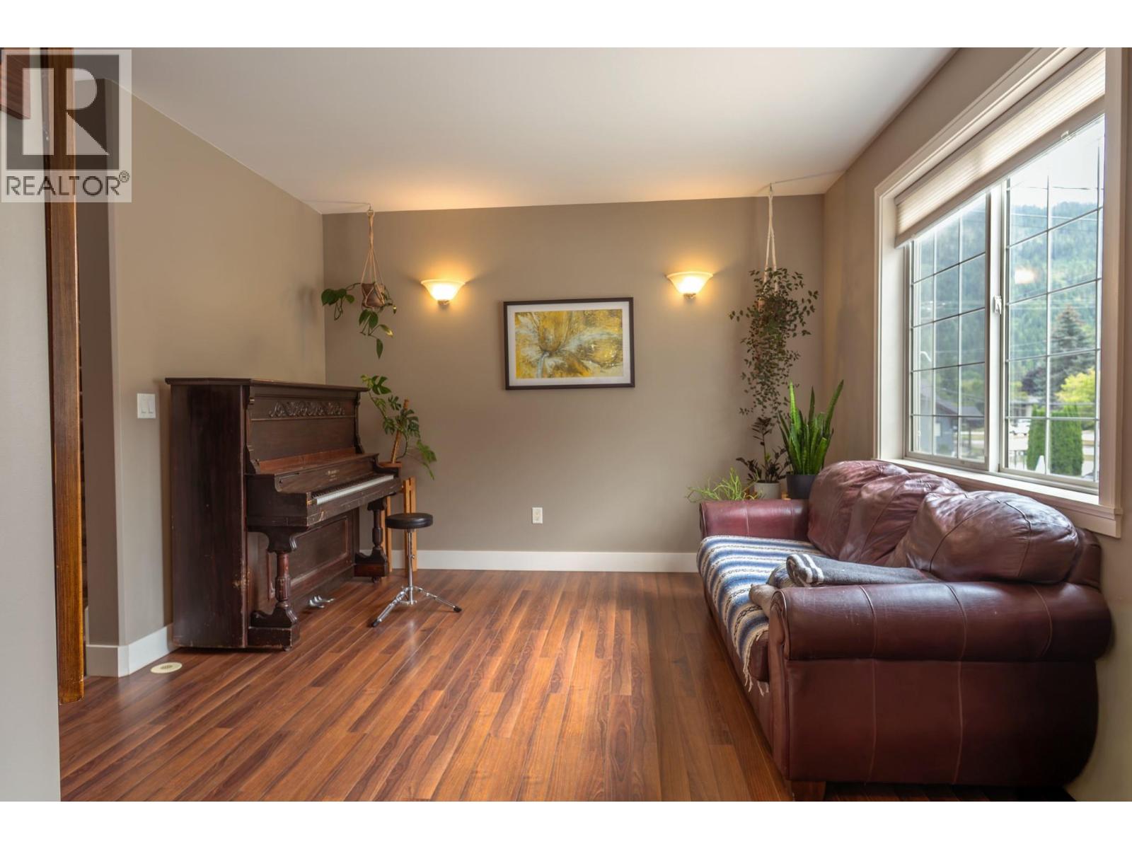 414 Beasley Street W, Nelson, British Columbia  V1L 6G9 - Photo 8 - 10400912