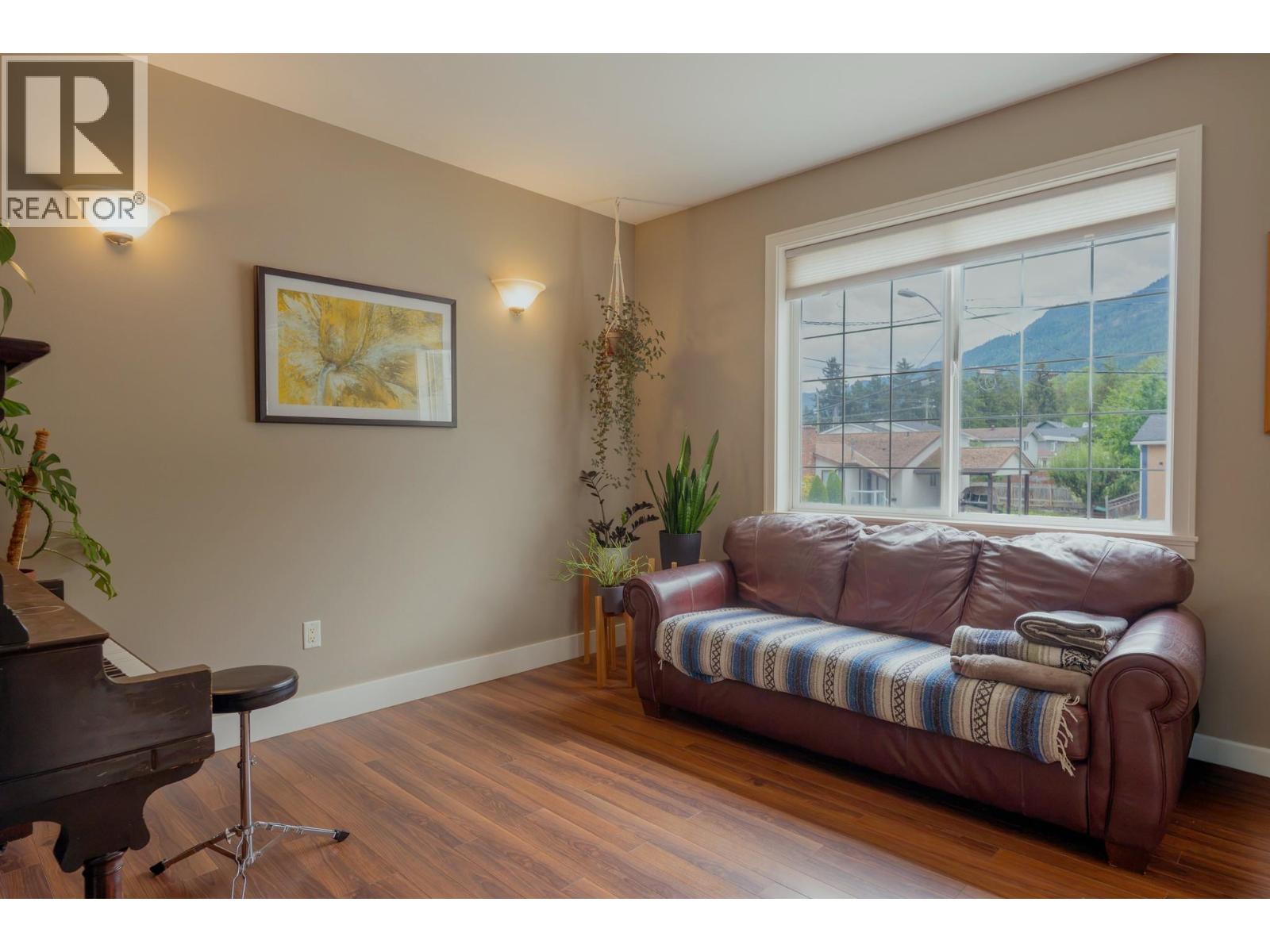 414 Beasley Street W, Nelson, British Columbia  V1L 6G9 - Photo 9 - 10400912