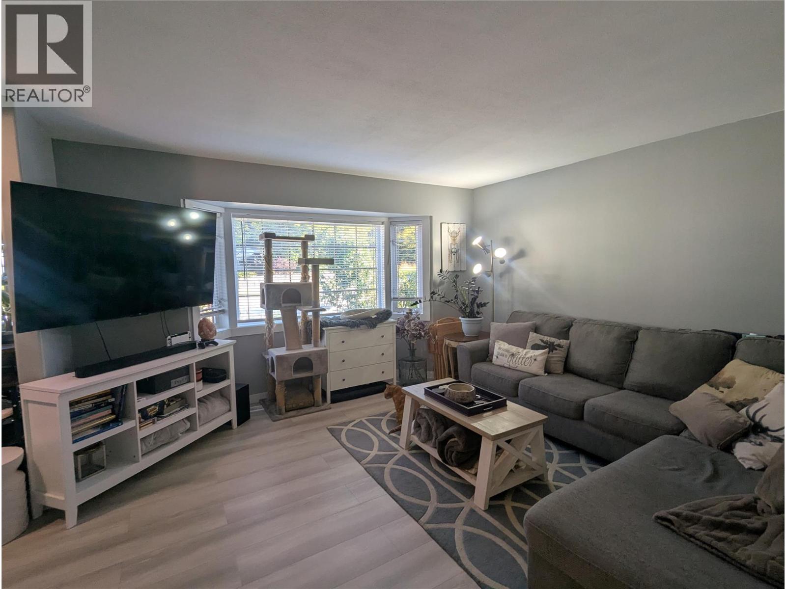 1018 Hillside Avenue, Chase, British Columbia  V0E 1M0 - Photo 3 - 10401332