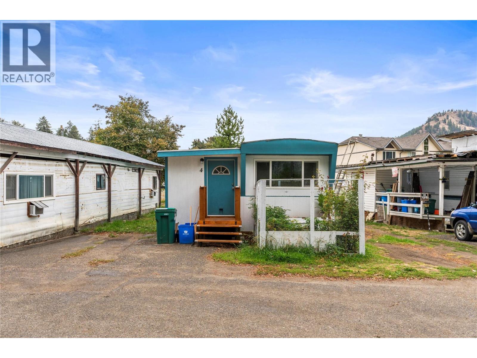 1879 Faulkner Avenue Unit# 4, Lumby, British Columbia  V0E 2G0 - Photo 2 - 10401264