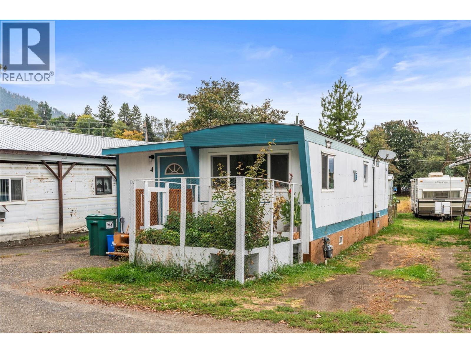 1879 Faulkner Avenue Unit# 4, Lumby, British Columbia  V0E 2G0 - Photo 3 - 10401264
