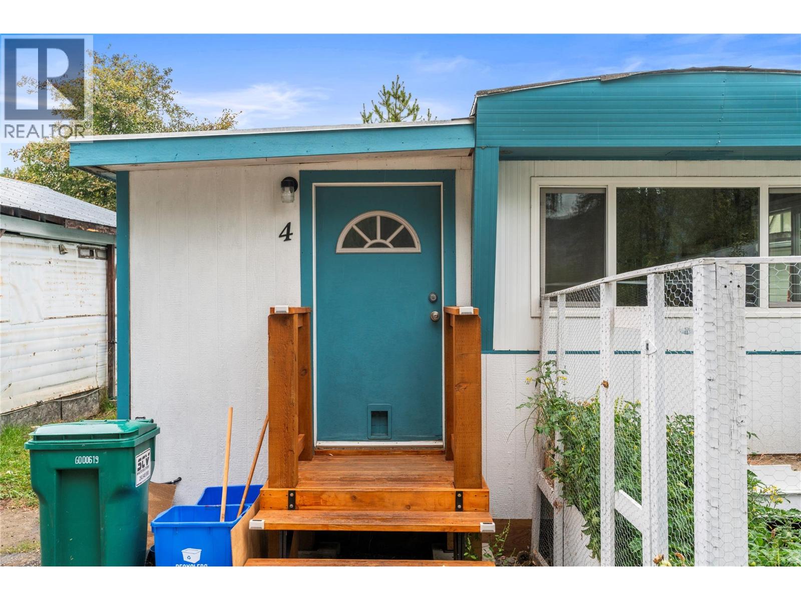 1879 Faulkner Avenue Unit# 4, Lumby, British Columbia  V0E 2G0 - Photo 4 - 10401264