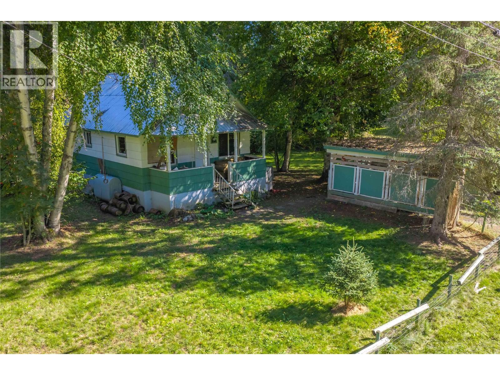 3642 Catherwood Road, Revelstoke, British Columbia  V0E 2S0 - Photo 12 - 10399775