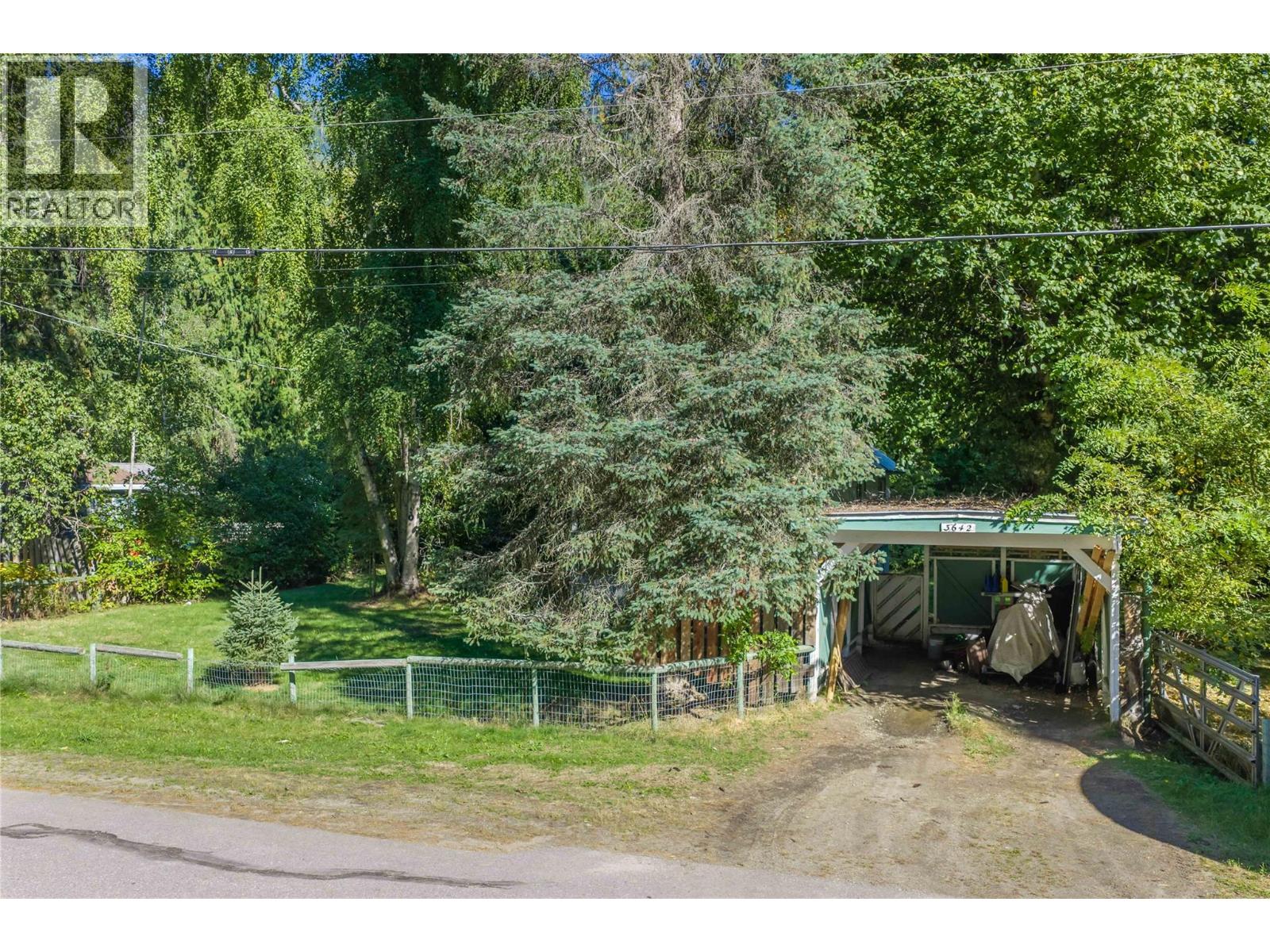 3642 Catherwood Road, Revelstoke, British Columbia  V0E 2S0 - Photo 16 - 10399775