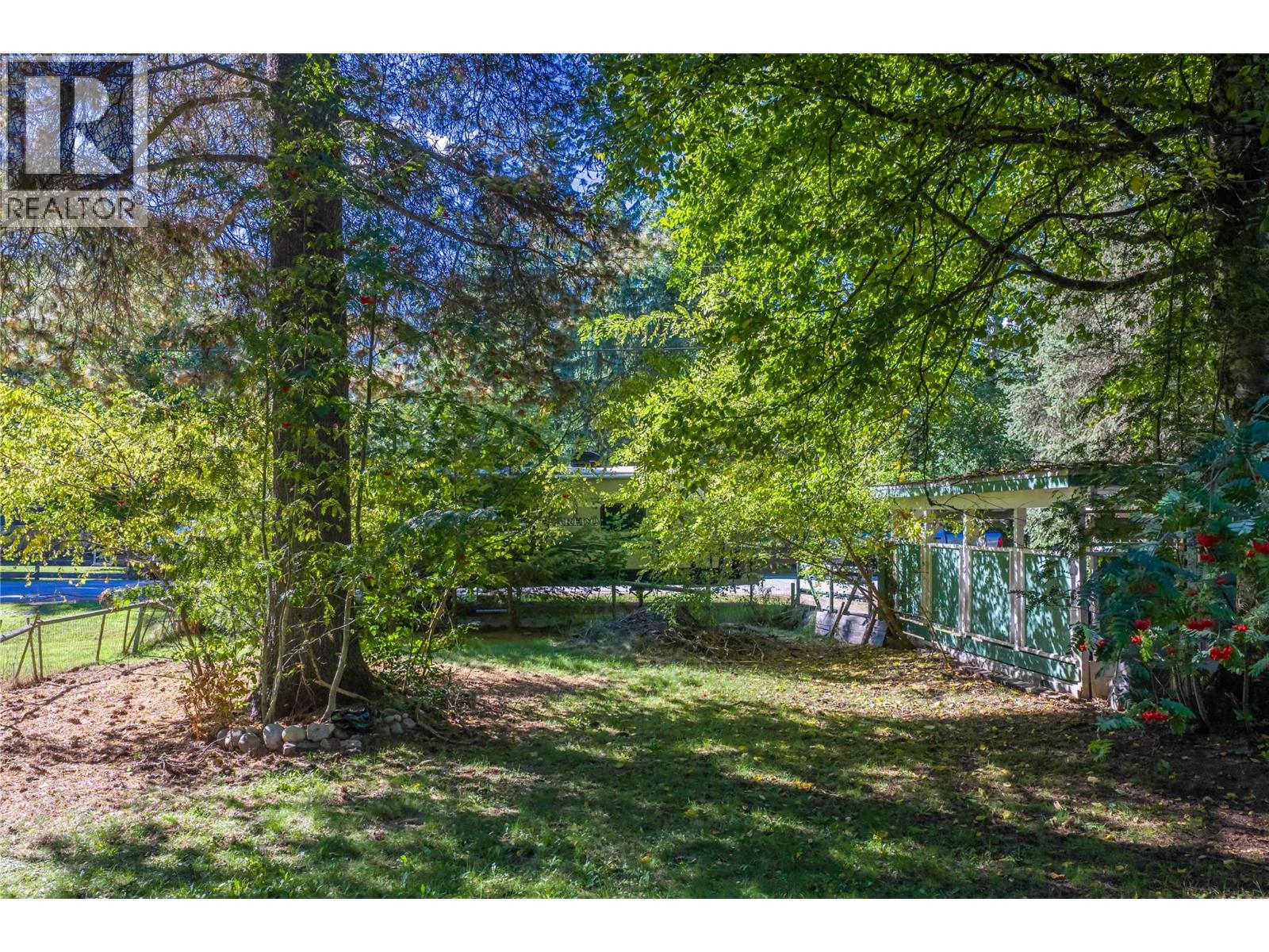 3642 Catherwood Road, Revelstoke, British Columbia  V0E 2S0 - Photo 18 - 10399775