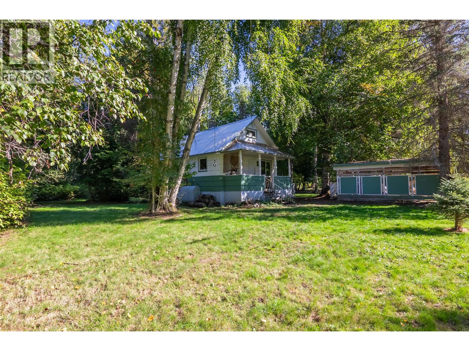 3642 Catherwood Road, Revelstoke, British Columbia  V0E 2S0 - Photo 3 - 10399775