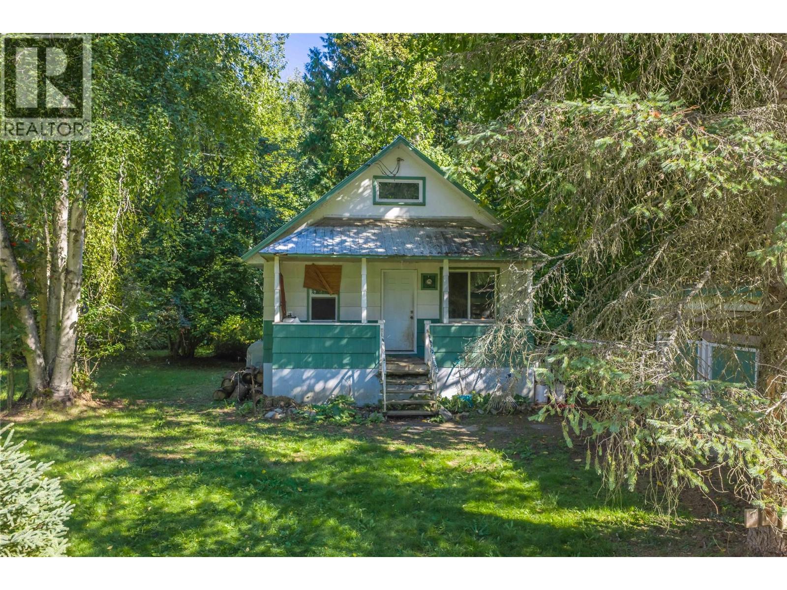 3642 Catherwood Road, Revelstoke, British Columbia  V0E 2S0 - Photo 5 - 10399775