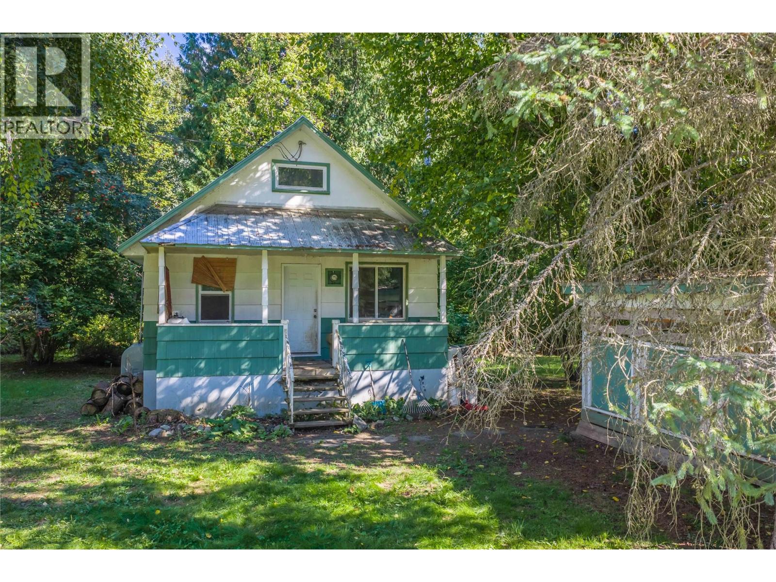 3642 Catherwood Road, Revelstoke, British Columbia  V0E 2S0 - Photo 6 - 10399775