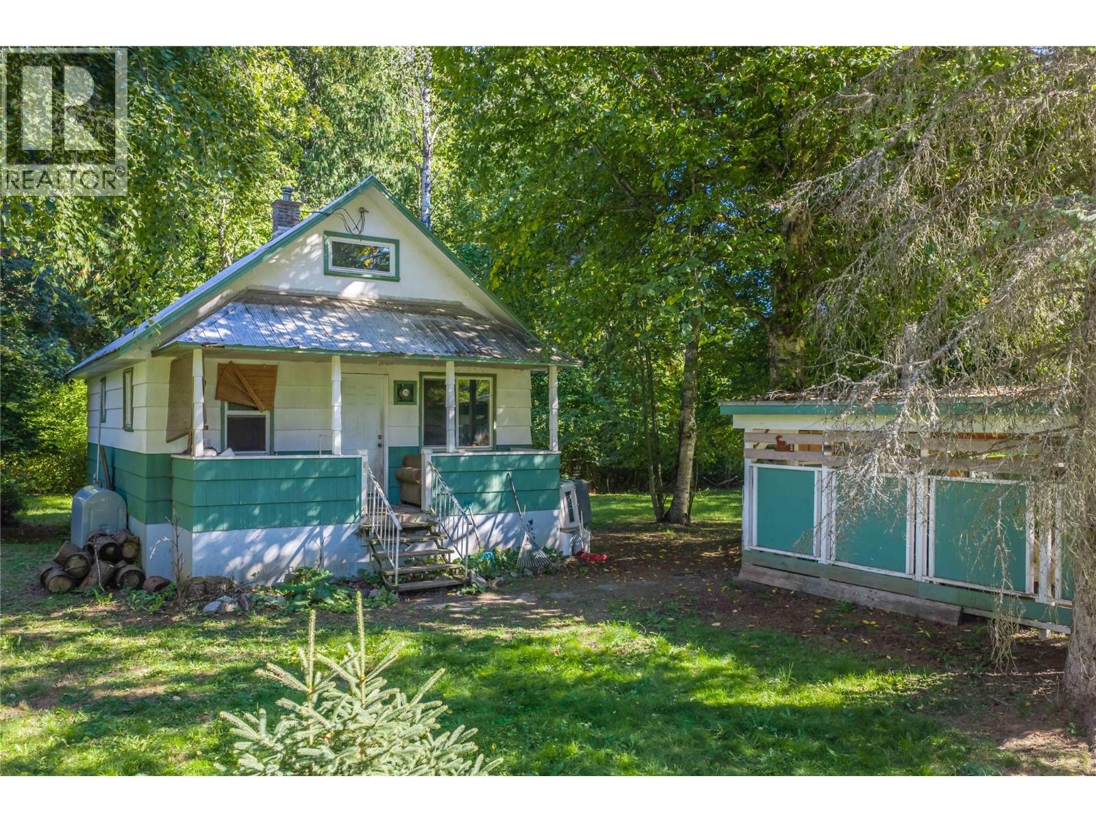 3642 Catherwood Road, Revelstoke, British Columbia  V0E 2S0 - Photo 8 - 10399775