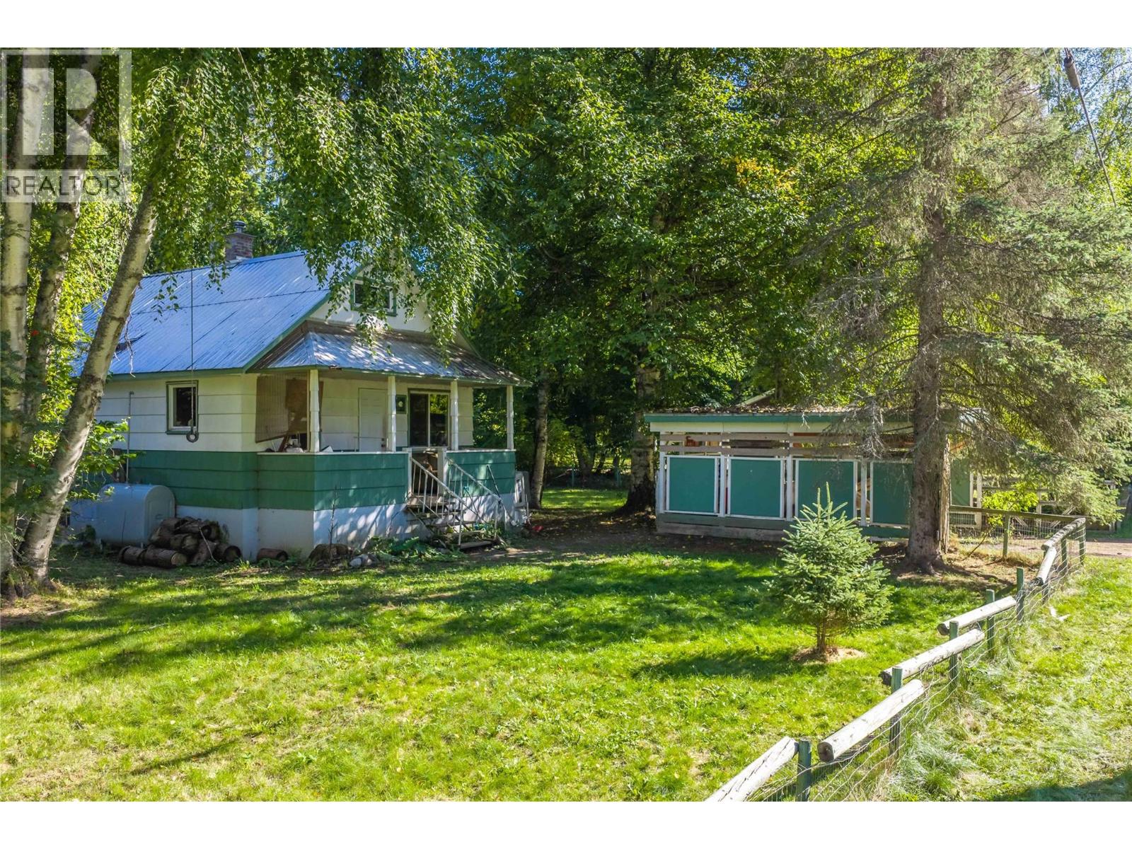 3642 Catherwood Road, Revelstoke, British Columbia  V0E 2S0 - Photo 9 - 10399775