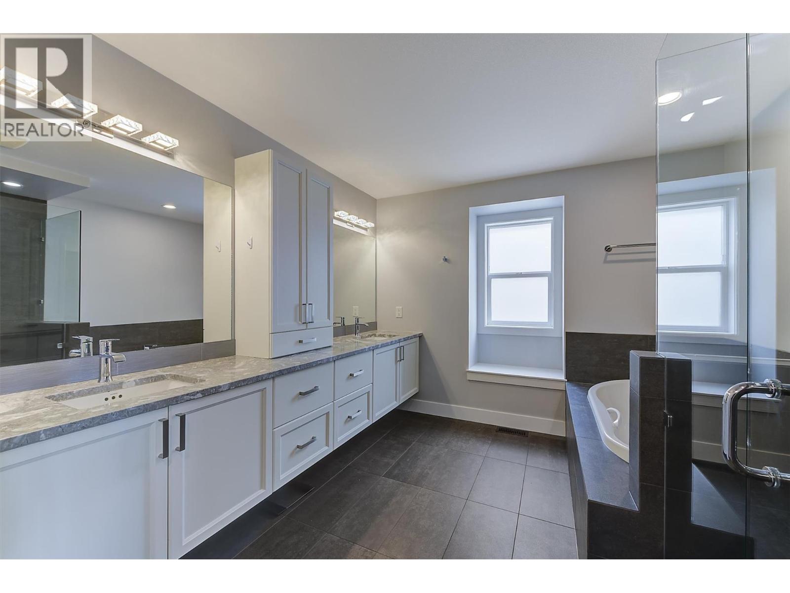 155 Skyland Drive, Kelowna, British Columbia  V1V 3A1 - Photo 39 - 10401248