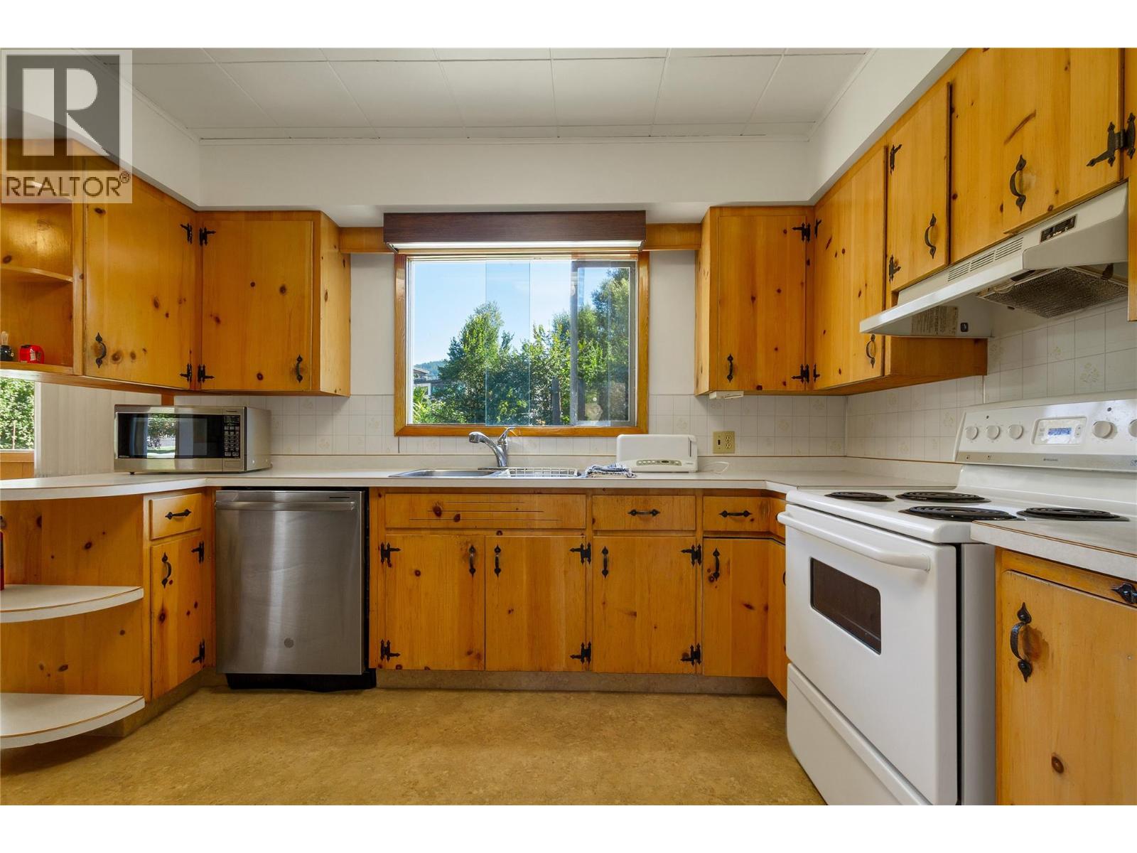 12310 Kalavista Drive, Coldstream, British Columbia  V1B 1K5 - Photo 19 - 10401293