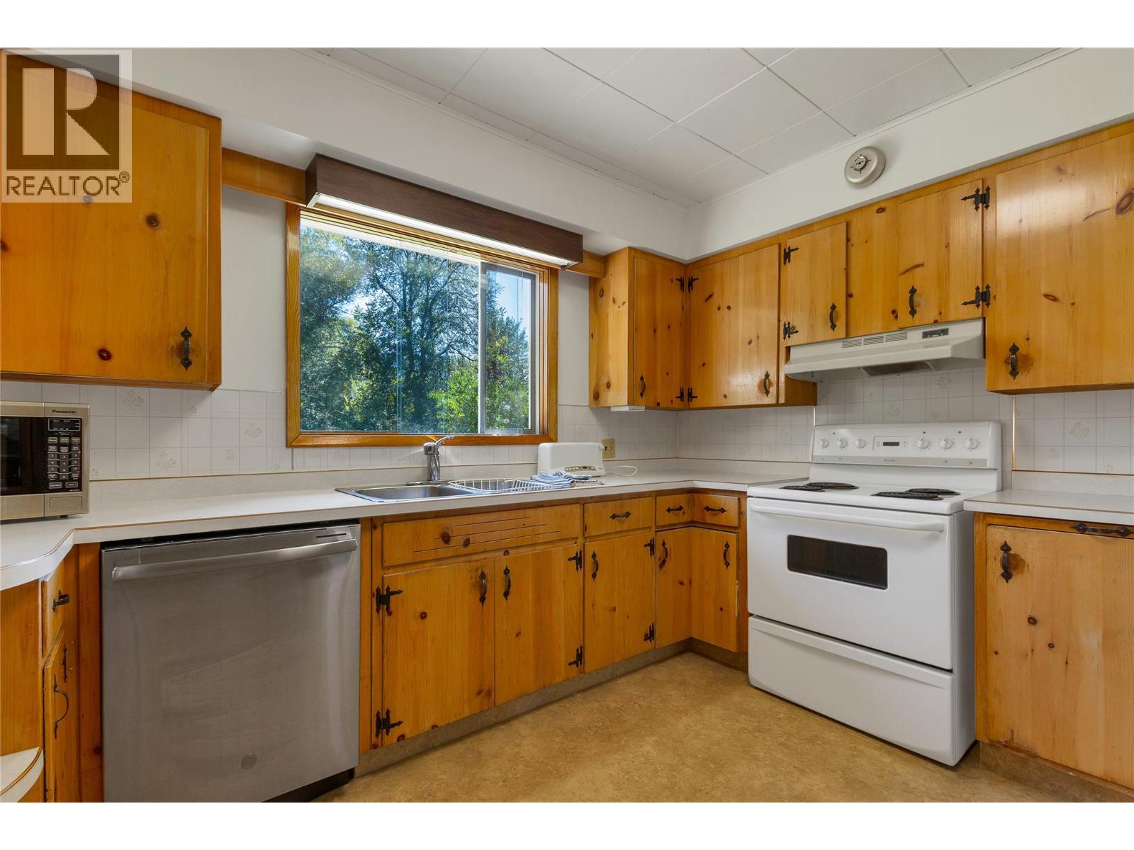 12310 Kalavista Drive, Coldstream, British Columbia  V1B 1K5 - Photo 20 - 10401293