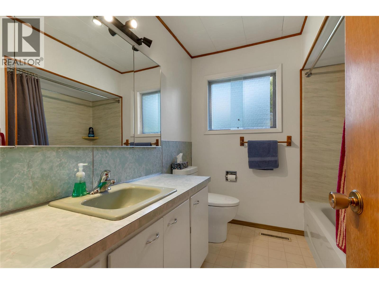 12310 Kalavista Drive, Coldstream, British Columbia  V1B 1K5 - Photo 39 - 10401293