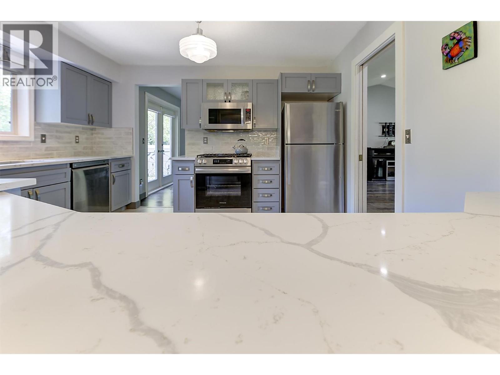 1852 Crossglen Court, Kelowna, British Columbia  V1V 1S4 - Photo 13 - 10401348