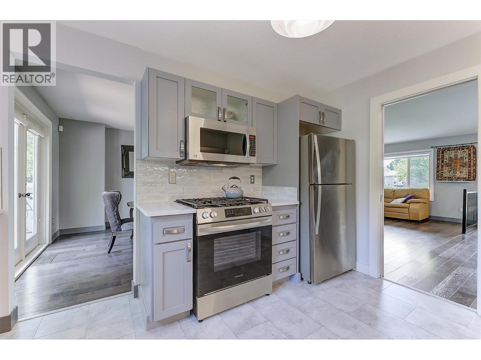 1852 Crossglen Court, Kelowna, British Columbia  V1V 1S4 - Photo 9 - 10401348