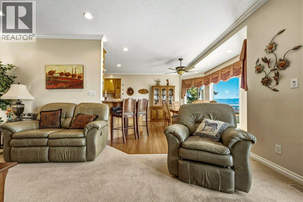 562 Mountain Drive, Vernon, British Columbia  V1H 2B7 - Photo 17 - 10401328