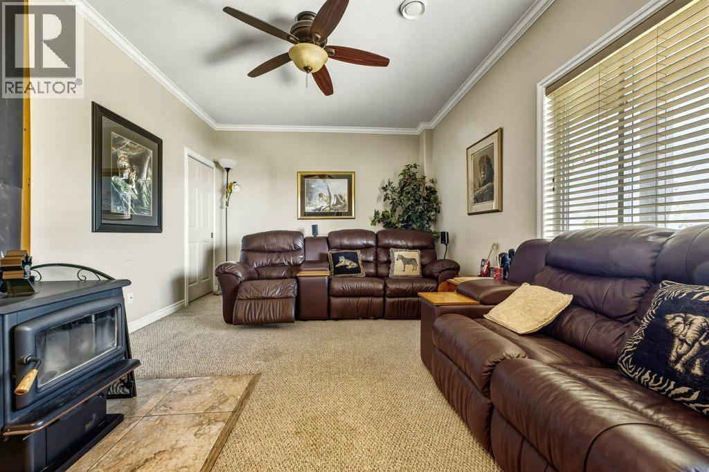 562 Mountain Drive, Vernon, British Columbia  V1H 2B7 - Photo 34 - 10401328