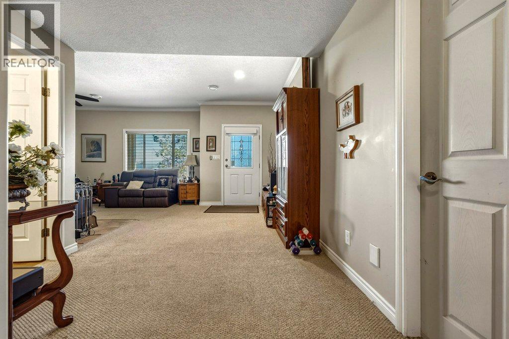 562 Mountain Drive, Vernon, British Columbia  V1H 2B7 - Photo 36 - 10401328