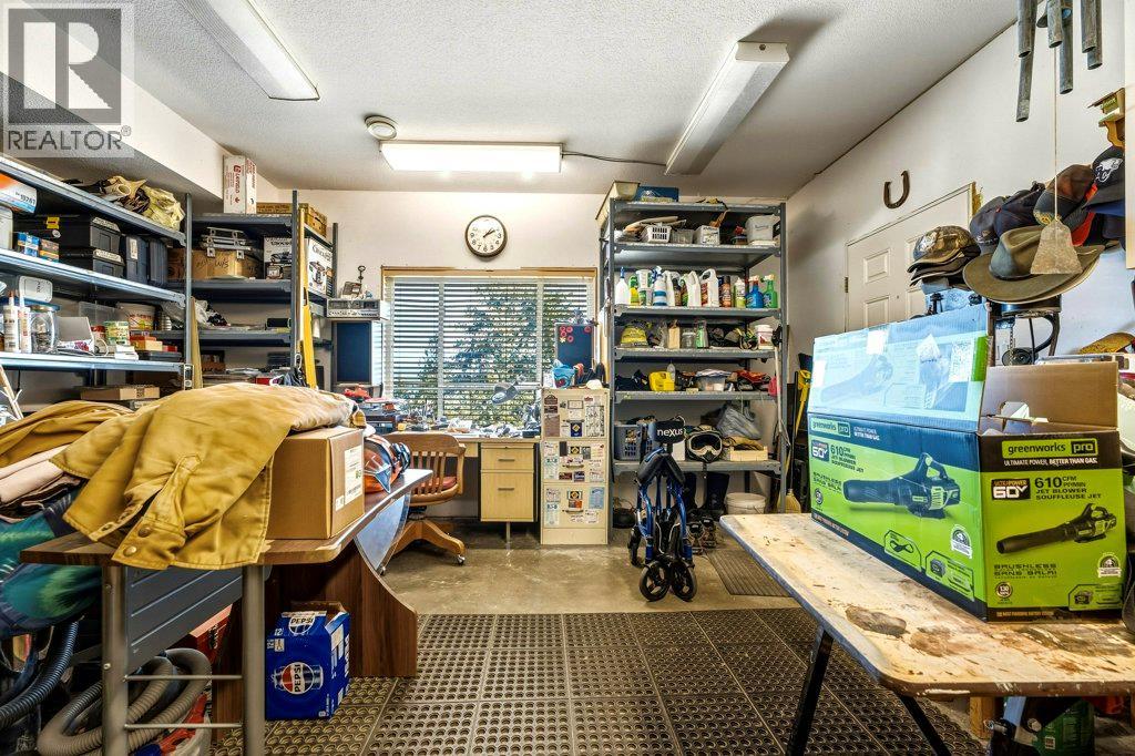 562 Mountain Drive, Vernon, British Columbia  V1H 2B7 - Photo 41 - 10401328