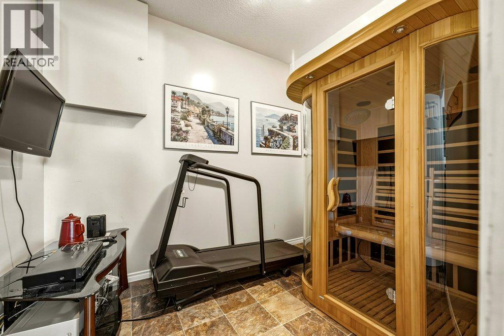 562 Mountain Drive, Vernon, British Columbia  V1H 2B7 - Photo 42 - 10401328