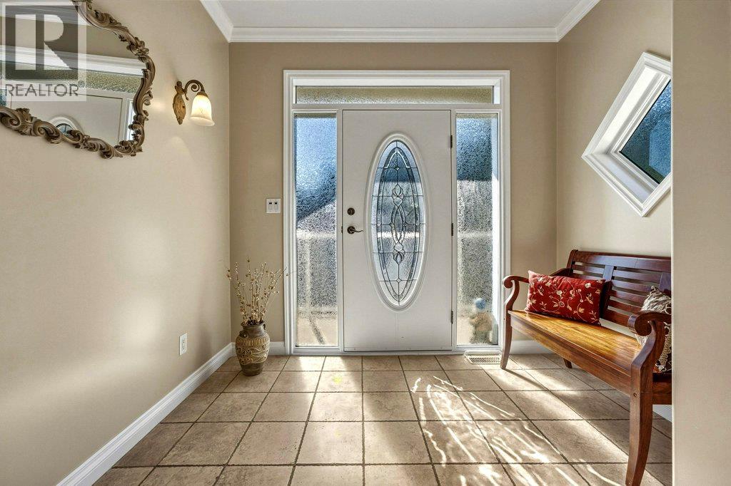 562 Mountain Drive, Vernon, British Columbia  V1H 2B7 - Photo 5 - 10401328