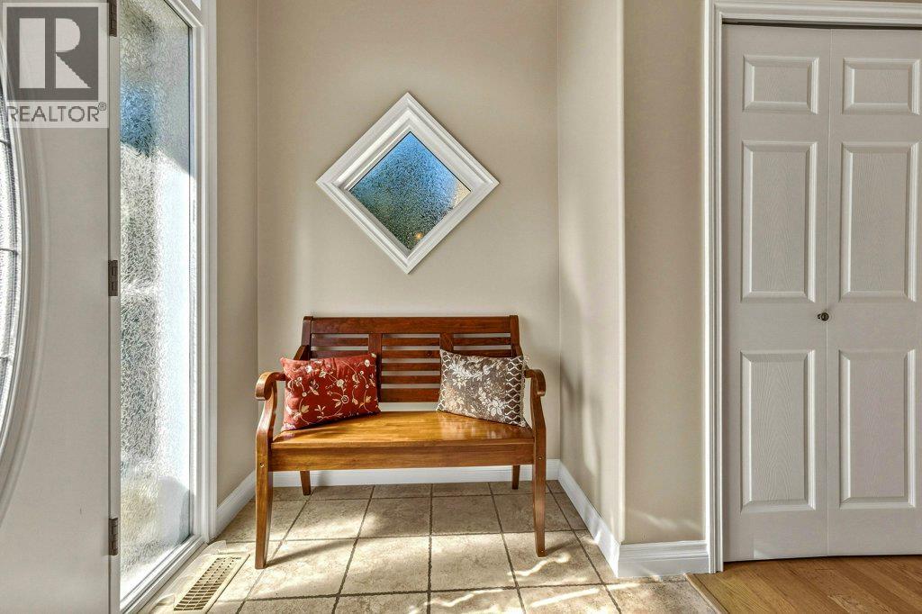 562 Mountain Drive, Vernon, British Columbia  V1H 2B7 - Photo 6 - 10401328